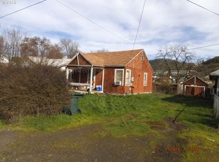 945 NE Cedar St, Roseburg, OR