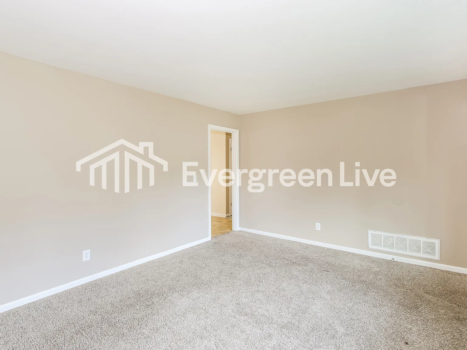 3 bed, 1.5 bath, 1441 sqft, $1,395 — Photo 4