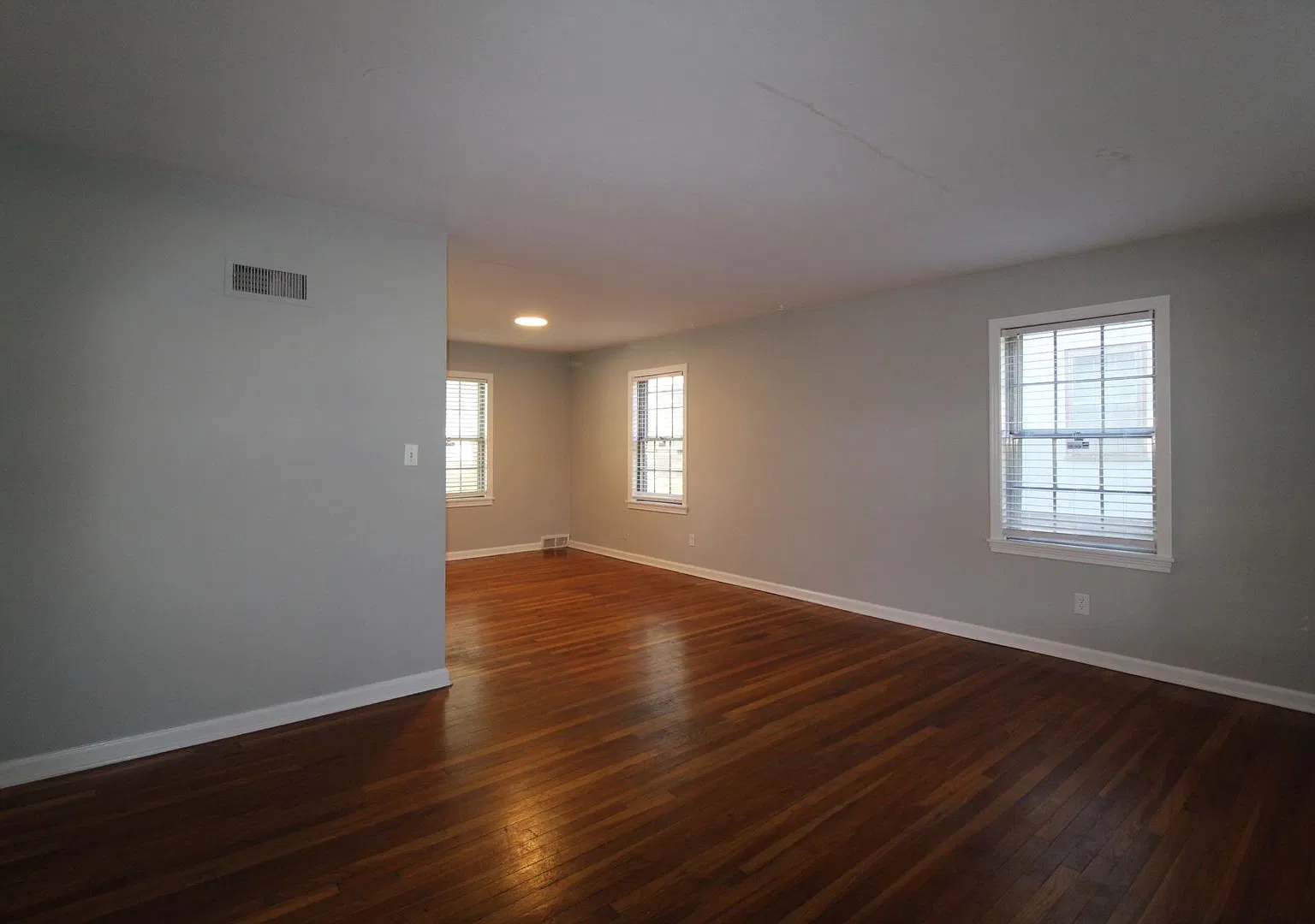 November FREE On This 2 Bedroom 1 Bath Duplex In The Waldo Area — Photo 3