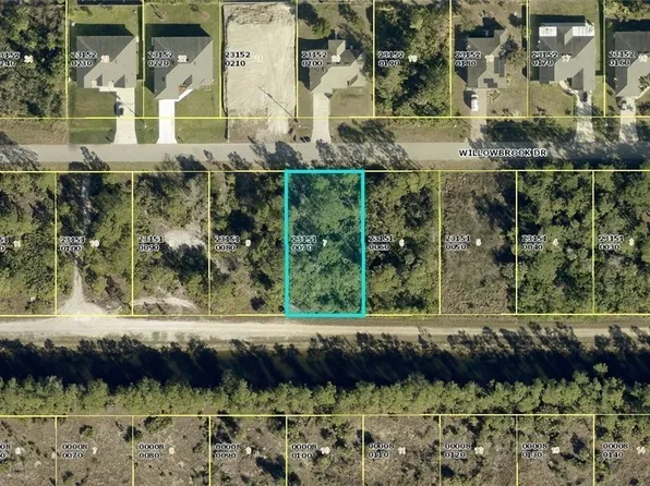 485 Willowbrook Dr, Lehigh Acres, FL 33972