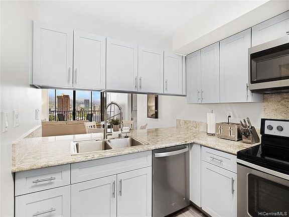 2nd image of 990 Ala Nanala St APT 18A