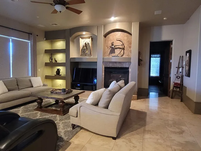 16055 N Overlook Ct — Photo 2