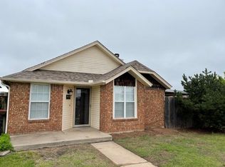 2101 S Robinson Ave, Moore, OK 73170