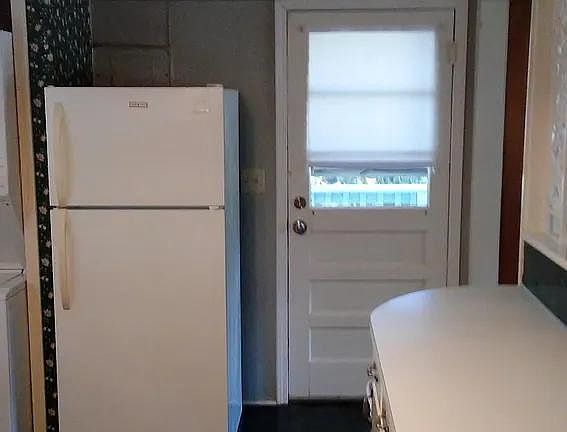 5th image of 1216 E Ashley Ave