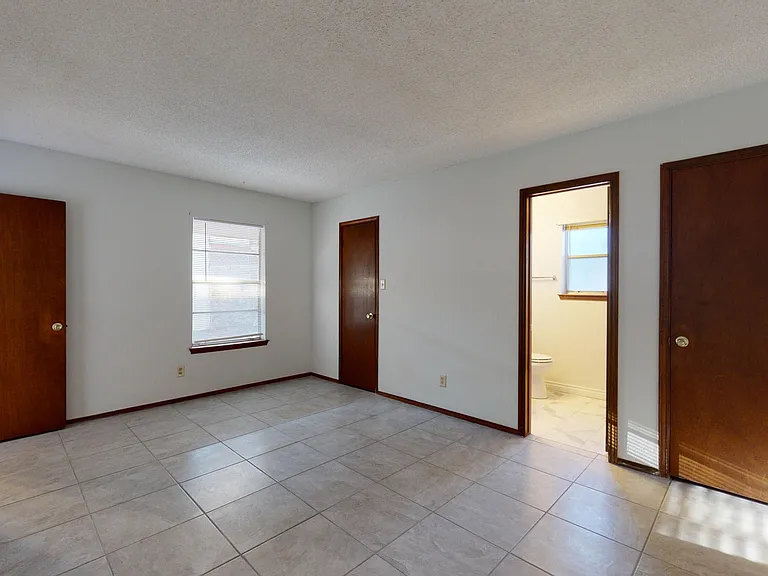 909 Tepic Dr #B — Photo 17