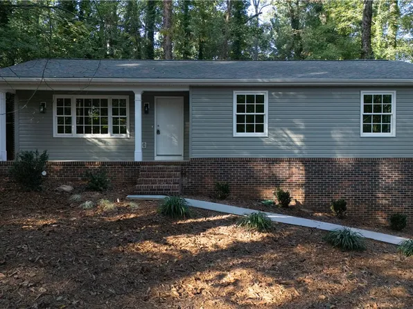 510 Woodland Cir, Pendleton, SC 29670