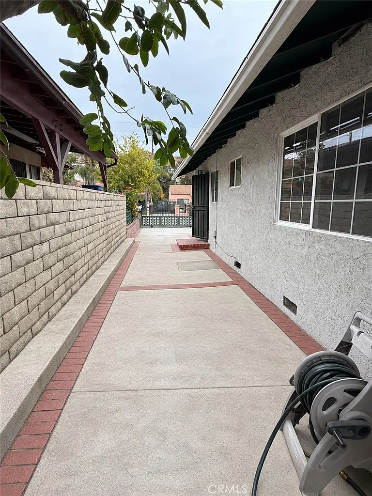 3 bed, 1500 sqft, $3,495 — Photo 2