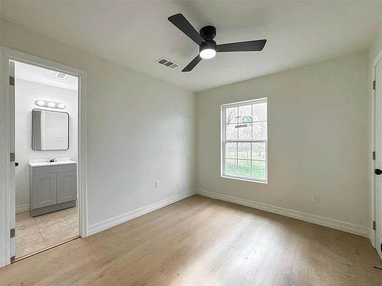 411 Avenue A #1 — Photo 4