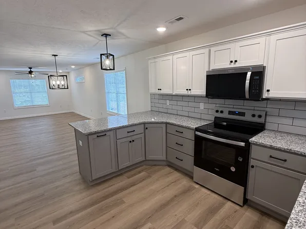 1352 Old Elizabethtown Rd, Hodgenville, KY