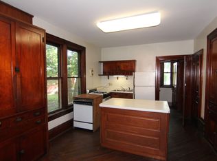 210 N Gilbert St, Iowa City, IA 52245