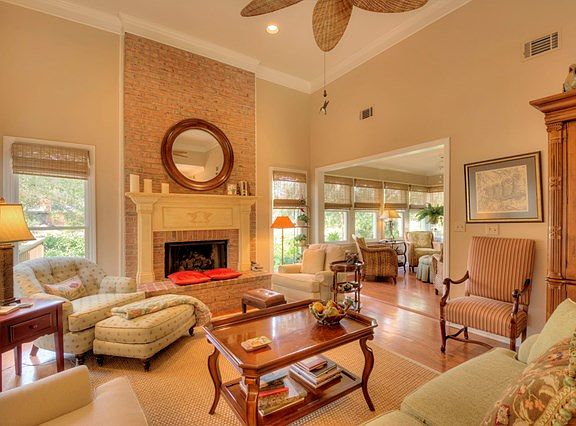 3rd image of 208 W Davis Cup Ct