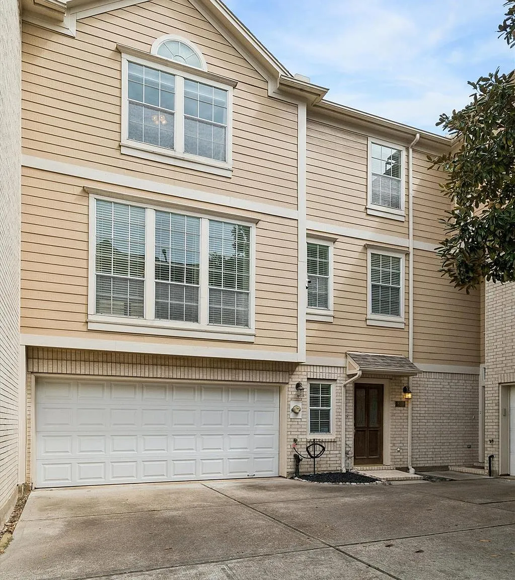 3 bed, 2.5 bath, 1664 sqft, $2,900 — Photo 1