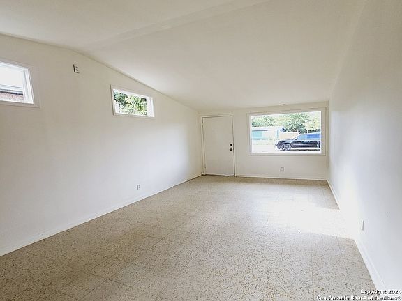5th image of 4240 SILVER LAKE