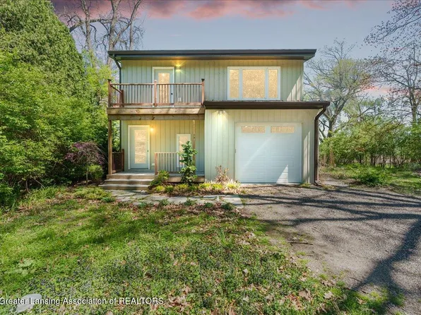 15569 Outer Dr, Bath, MI 48808
