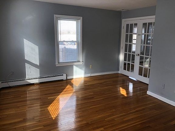 2nd image of 460 Pond St Unit 1