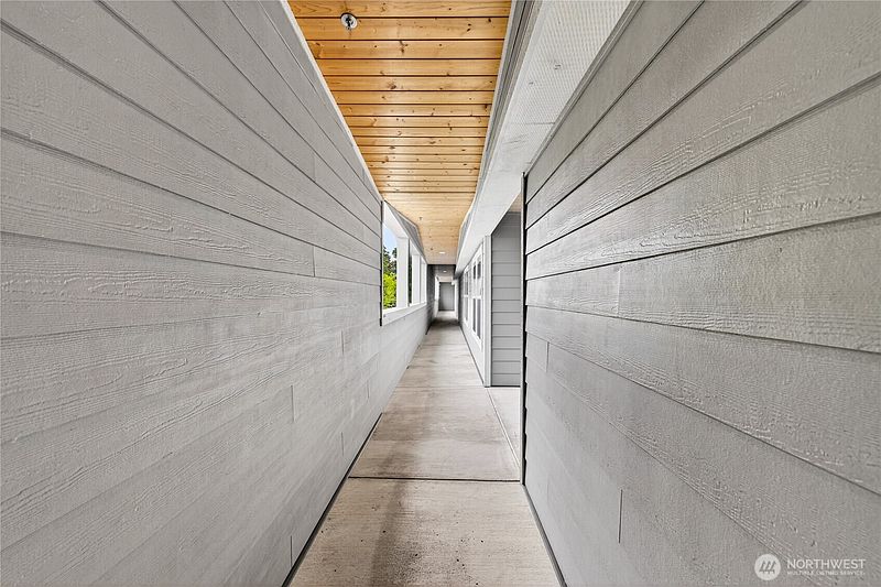 5th image of 1109 29th Street #301