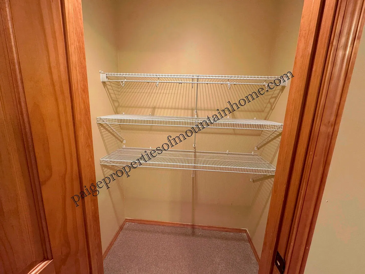 Beautiful & Spacious 3 bedroom, 2 bath House — Photo 4