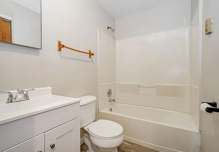 207 N Madison Rd #C — Photo 8