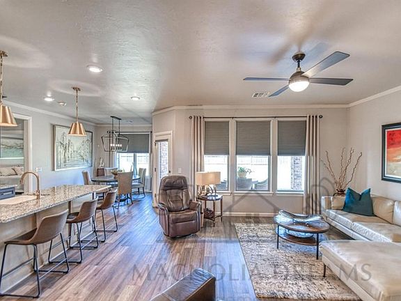 Spacious living room