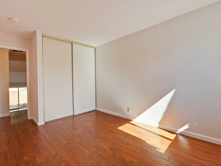 10995 Northseal Sq — Photo 30