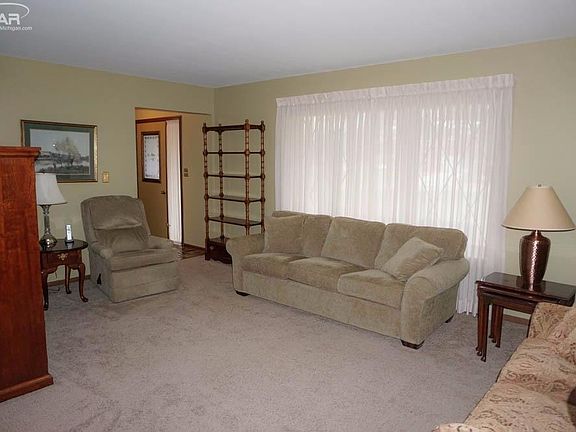4th image of 9345 La Spezia Dr