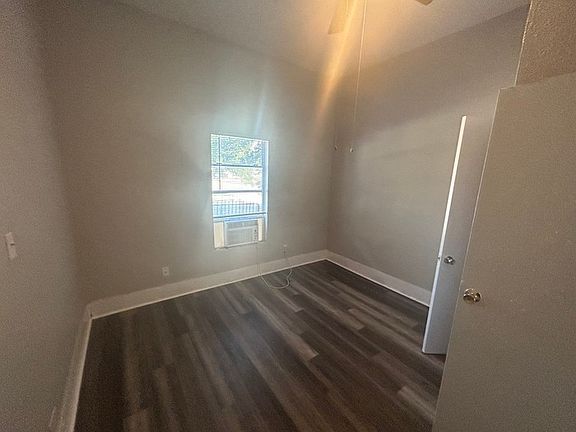 5th image of 814 S Cherry St