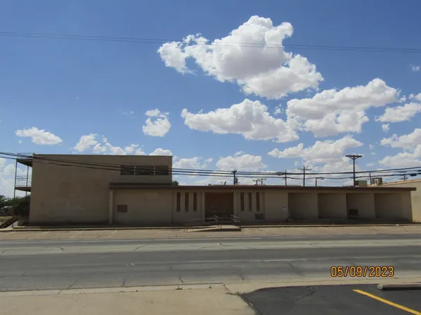 808 Avenue H, Levelland, TX 79336