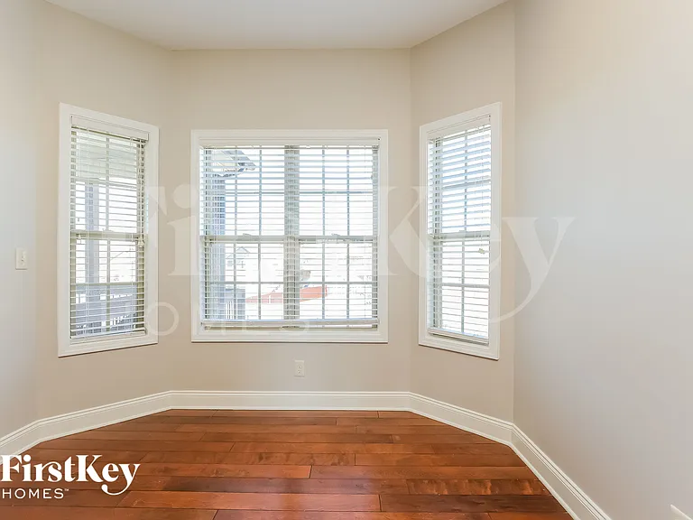 3724 Windhaven Ct — Photo 4