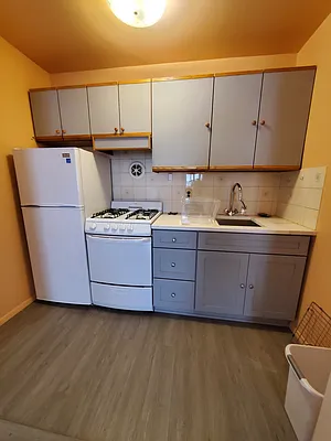 Rented by Mega Homes Realty INC | media 4