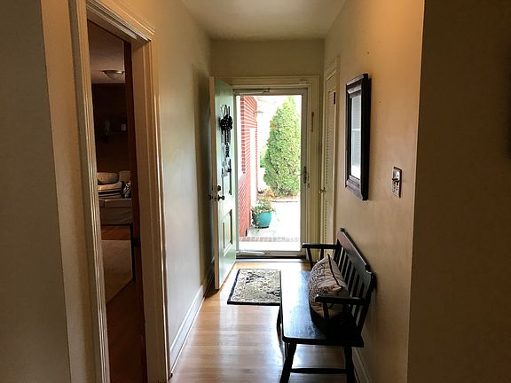 3rd image of 3304 Lilac Dr