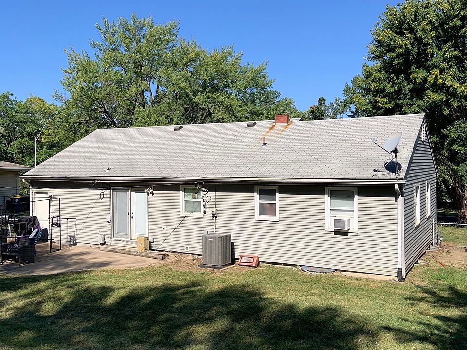 2nd image of 7407 NW Autumn St