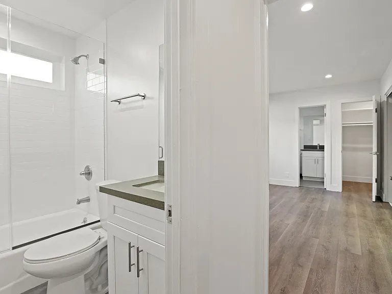 Bathroom with Full-Size Bathtub