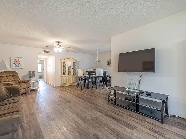 5061 Lakefront Blvd #B — Photo 3
