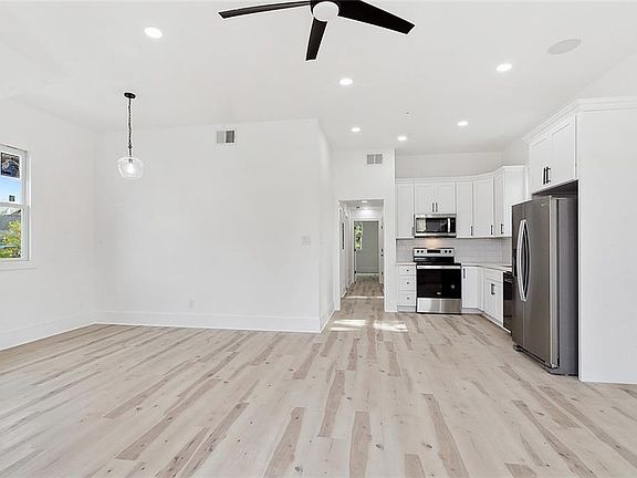 5th image of 637-639 Lizardi St