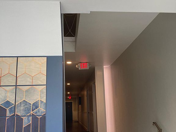 5th image of 460 S Detroit St APT 7