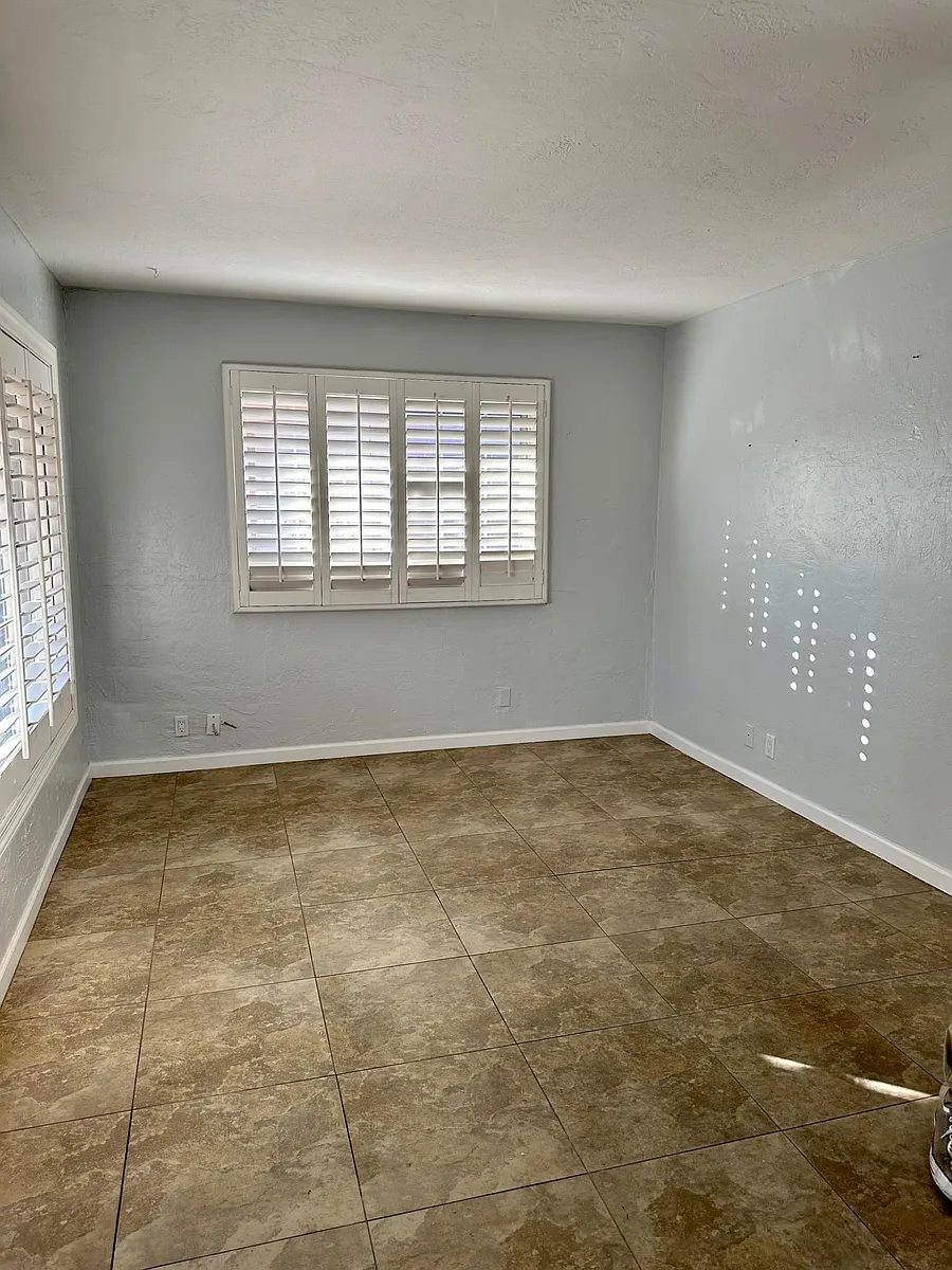 Building Photo - 2980 W Foothill Dr #8
