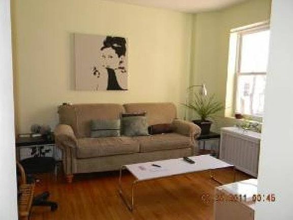 2nd image of 2837 N Sawyer Ave #2