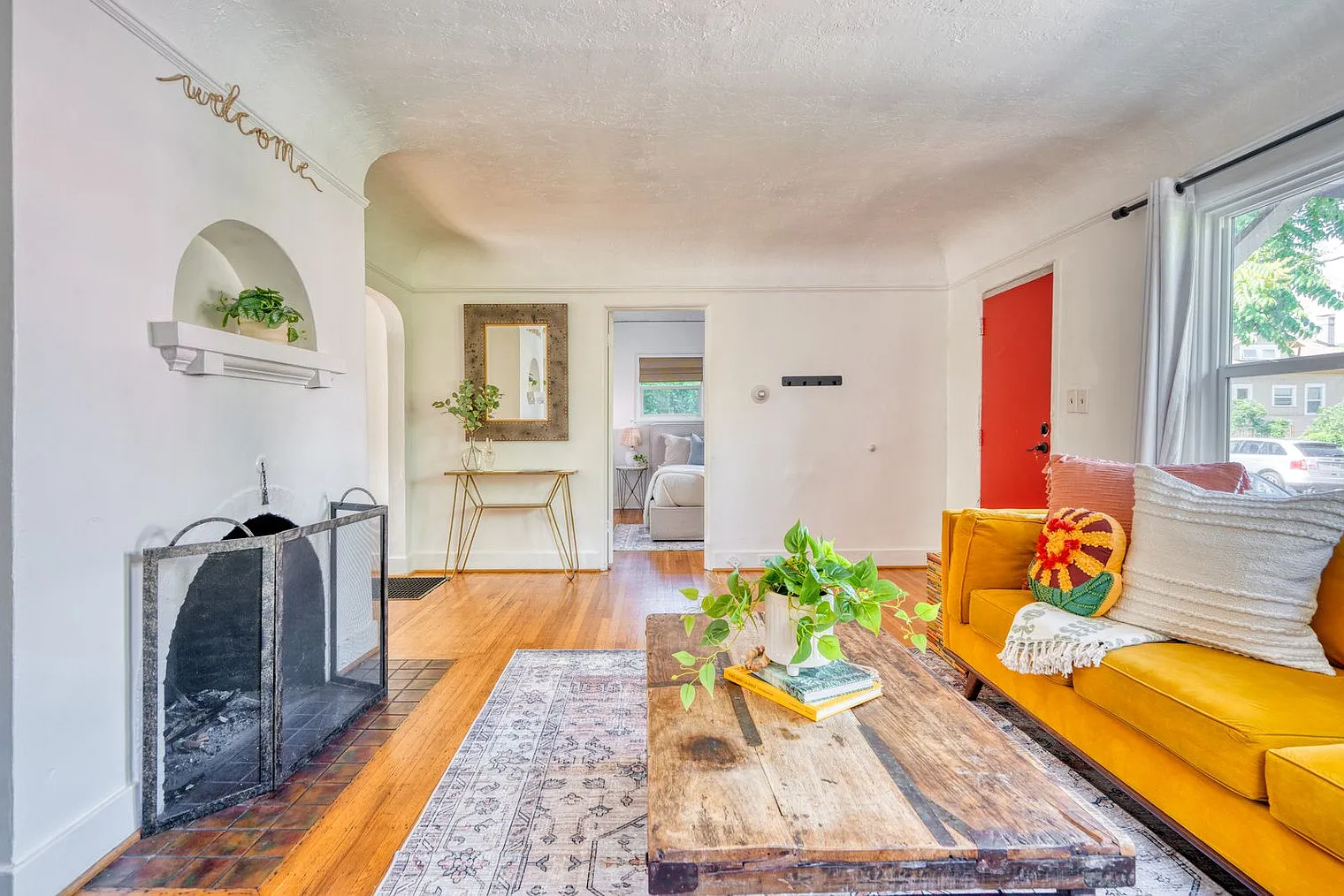 2 bed, 1.0 bath, 990 sqft, $3,109 — Photo 4