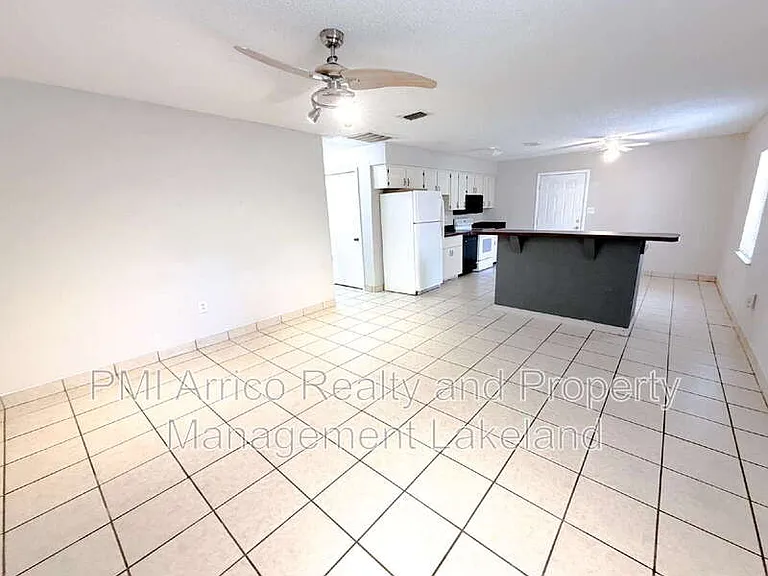 670 Garden St W — Photo 2