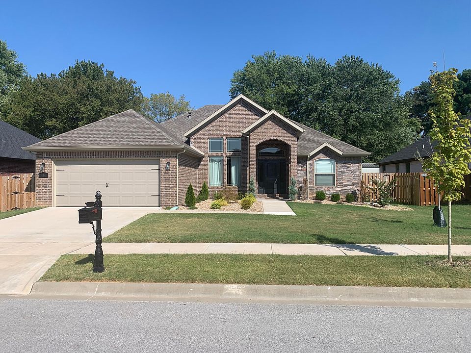 1st image of 434 N Snyders Bluff Dr