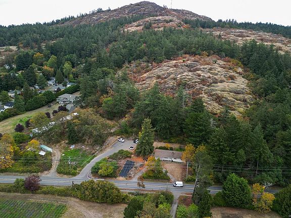 3rd image of 4439 Blenkinsop Rd