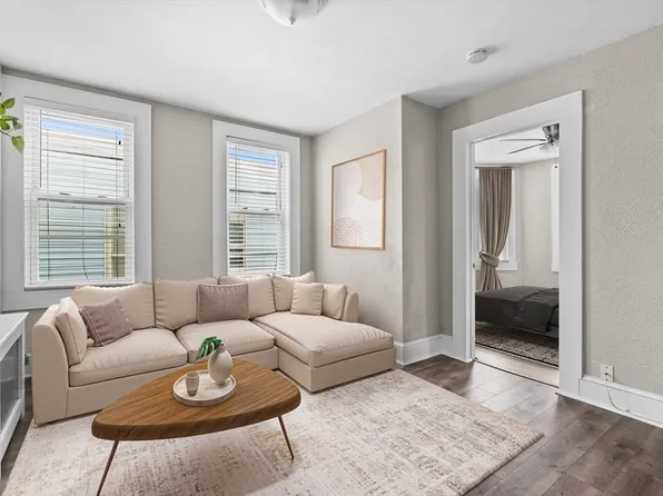 150 Maverick St APT 2, Chelsea, MA 02150