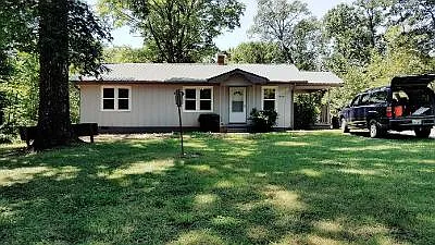 3 bed, 1.5 bath, 1080 sqft, $1,699 — Photo 2