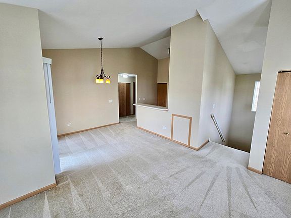 3rd image of 1531 Silverstone Dr Unit 1531