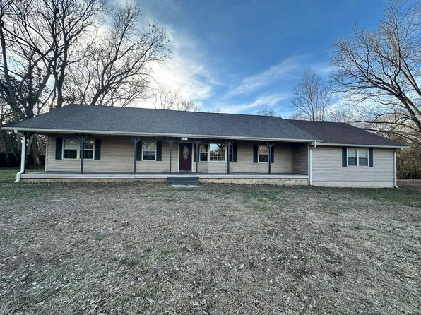 349 Peach Rd, Dyersburg, TN 38024