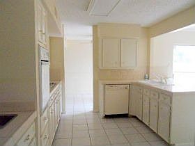 5th image of 6810 Broken Bough Cir