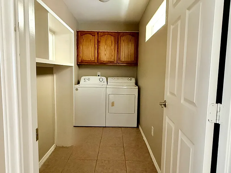 609 S Logan Dr #1 — Photo 12