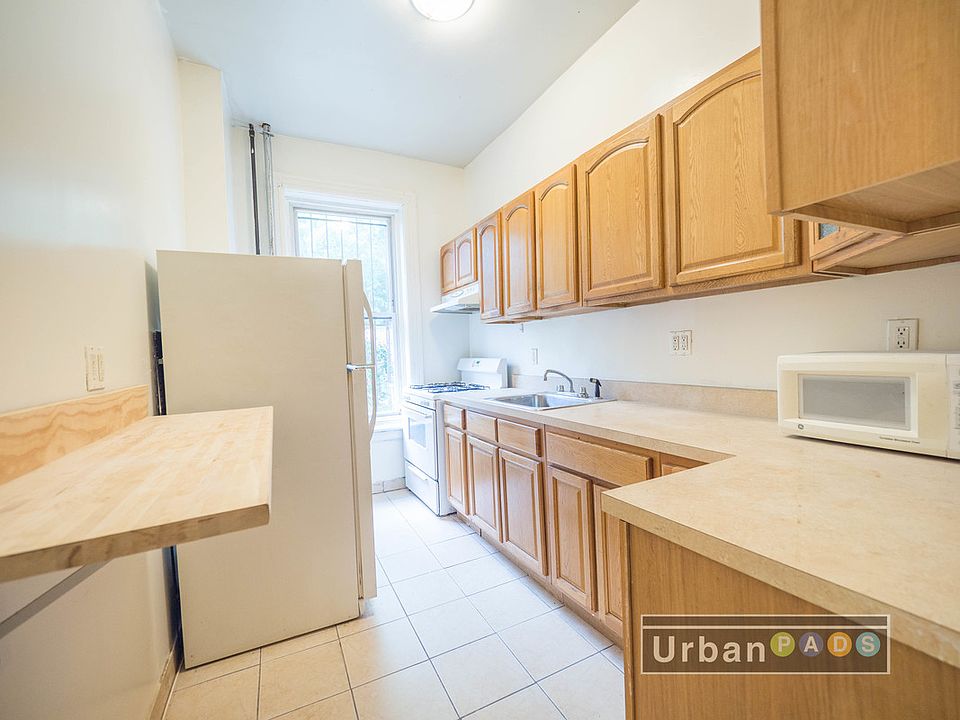 1st image of 673 Sterling Pl