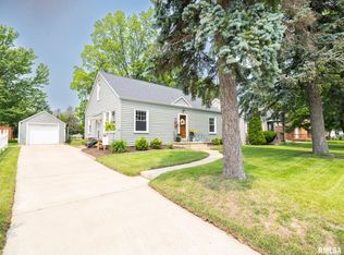 106 Bondurant St, Washington, IL 61571