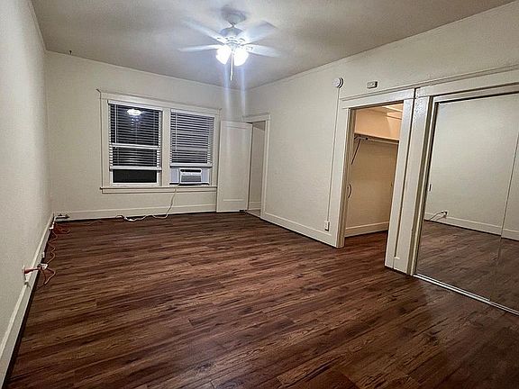 4th image of 212 Campus St #4